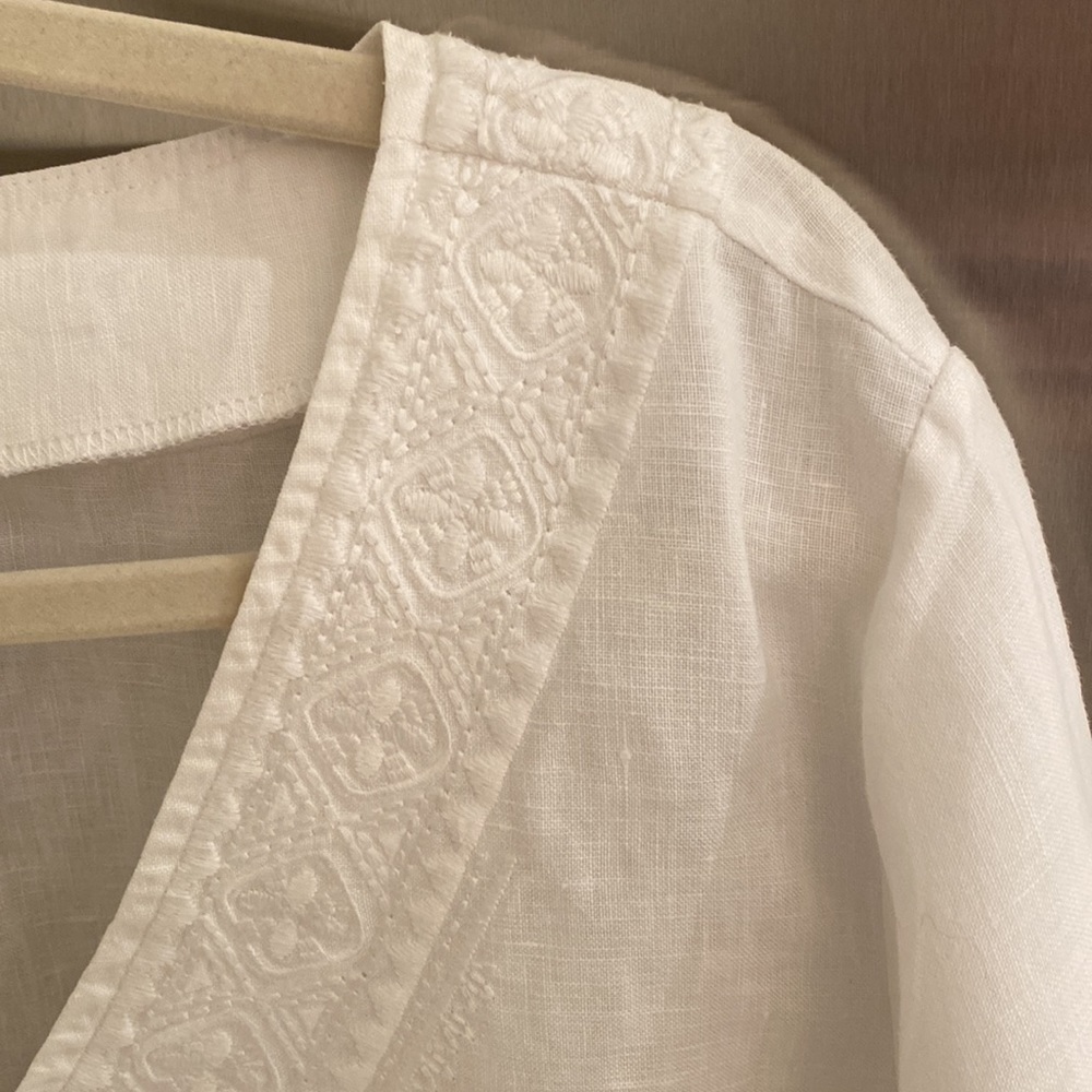 Tommy Bahama embroiled linen tunic beach cover-up - Picture 2 of 8